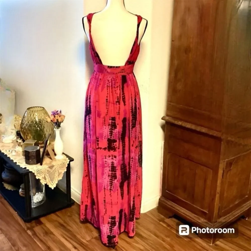 What’eva bare Back Plunging V-neck Lined‎ Maxi Dress Small